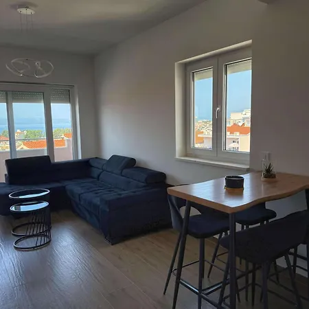 Lana Apartment *