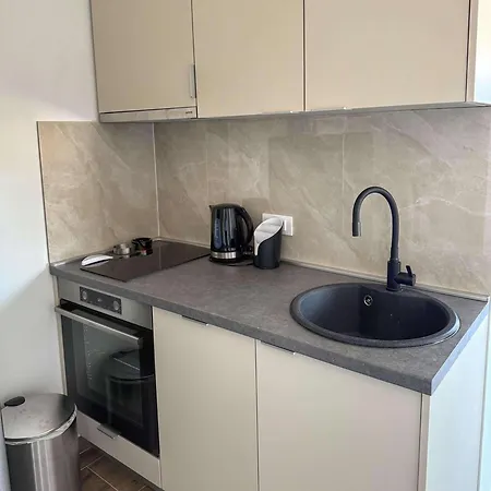 Lana Apartman *