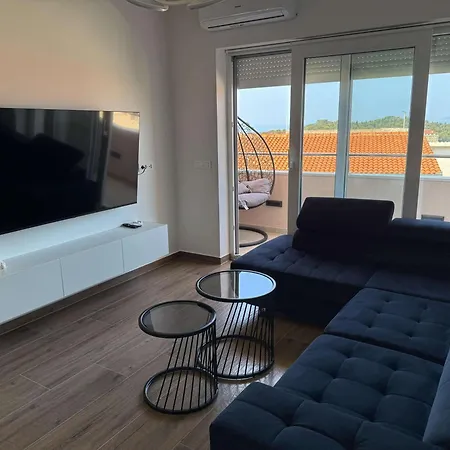 Lana Apartman