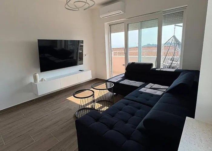 Lana Apartman *